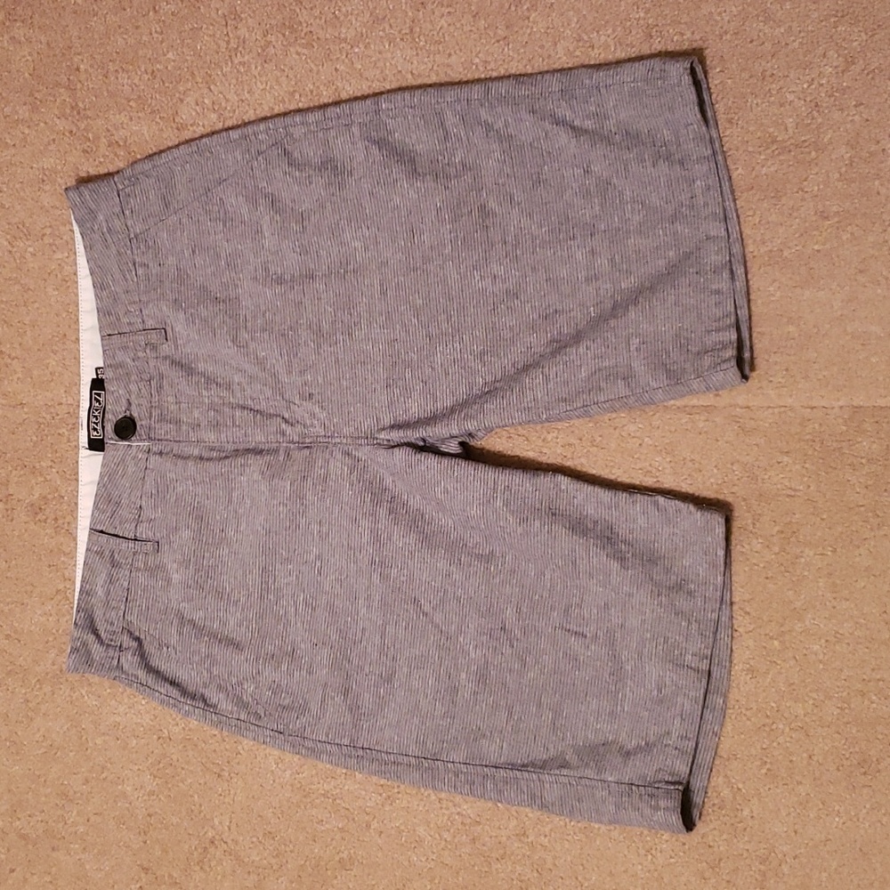 Ezekiel Men's Gray Striped Shorts